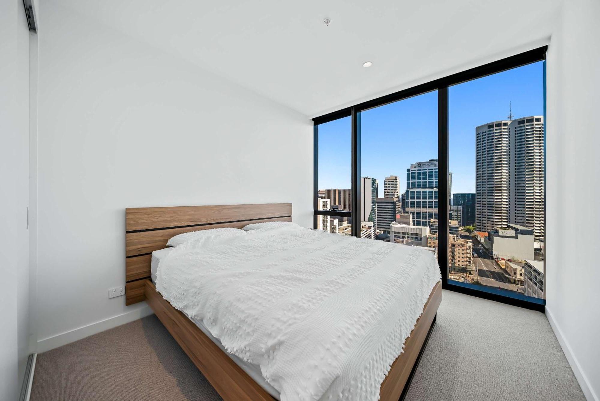 Bright & Spacious 2br In Prime Cbd Location * Perth