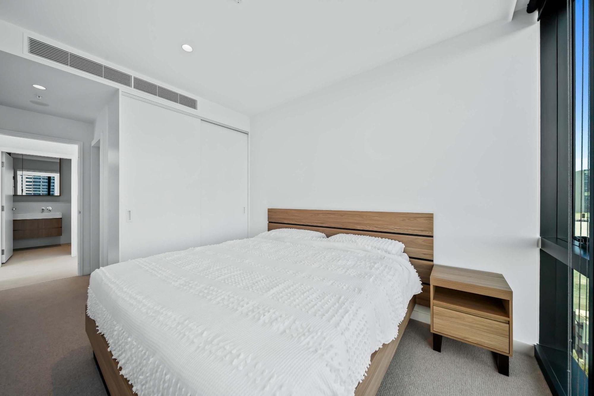 Apartment Bright & Spacious 2br In Prime Cbd Location Perth
