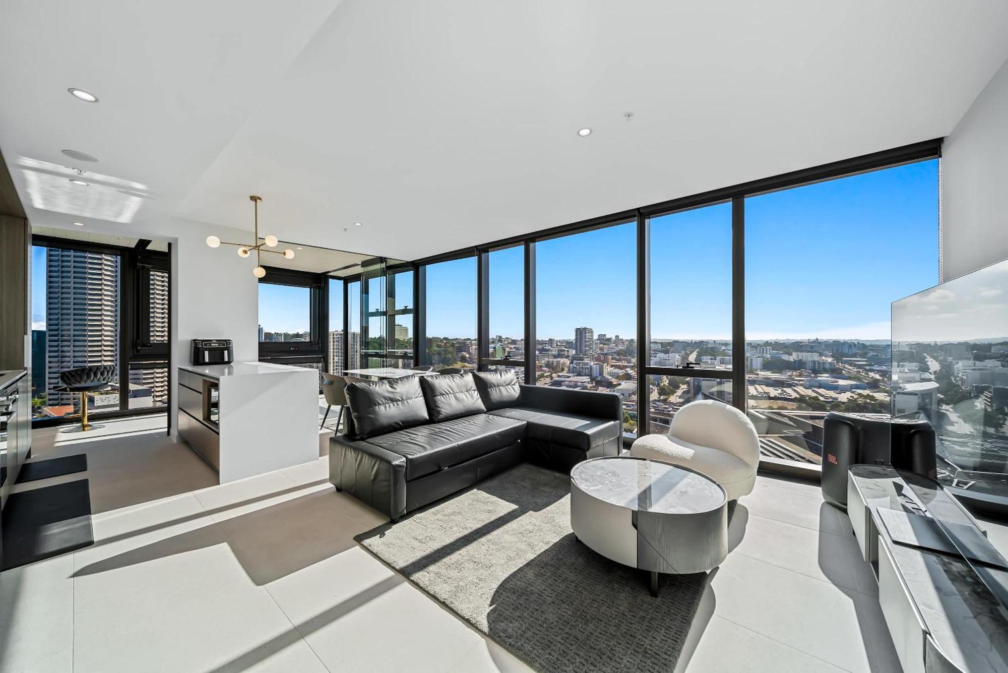 Bright & Spacious 2br In Prime Cbd Location Perth