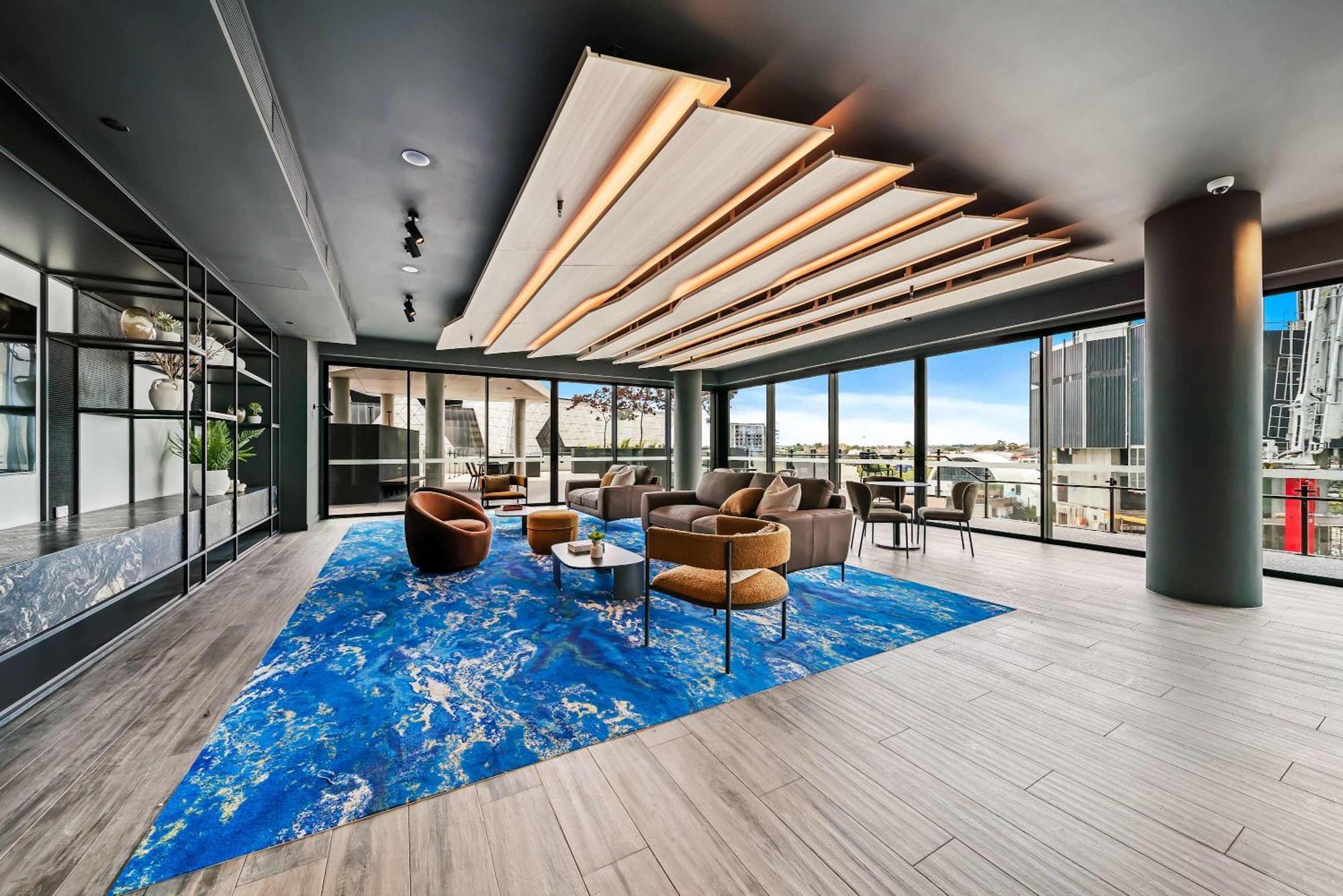 Apartment Bright & Spacious 2br In Prime Cbd Location