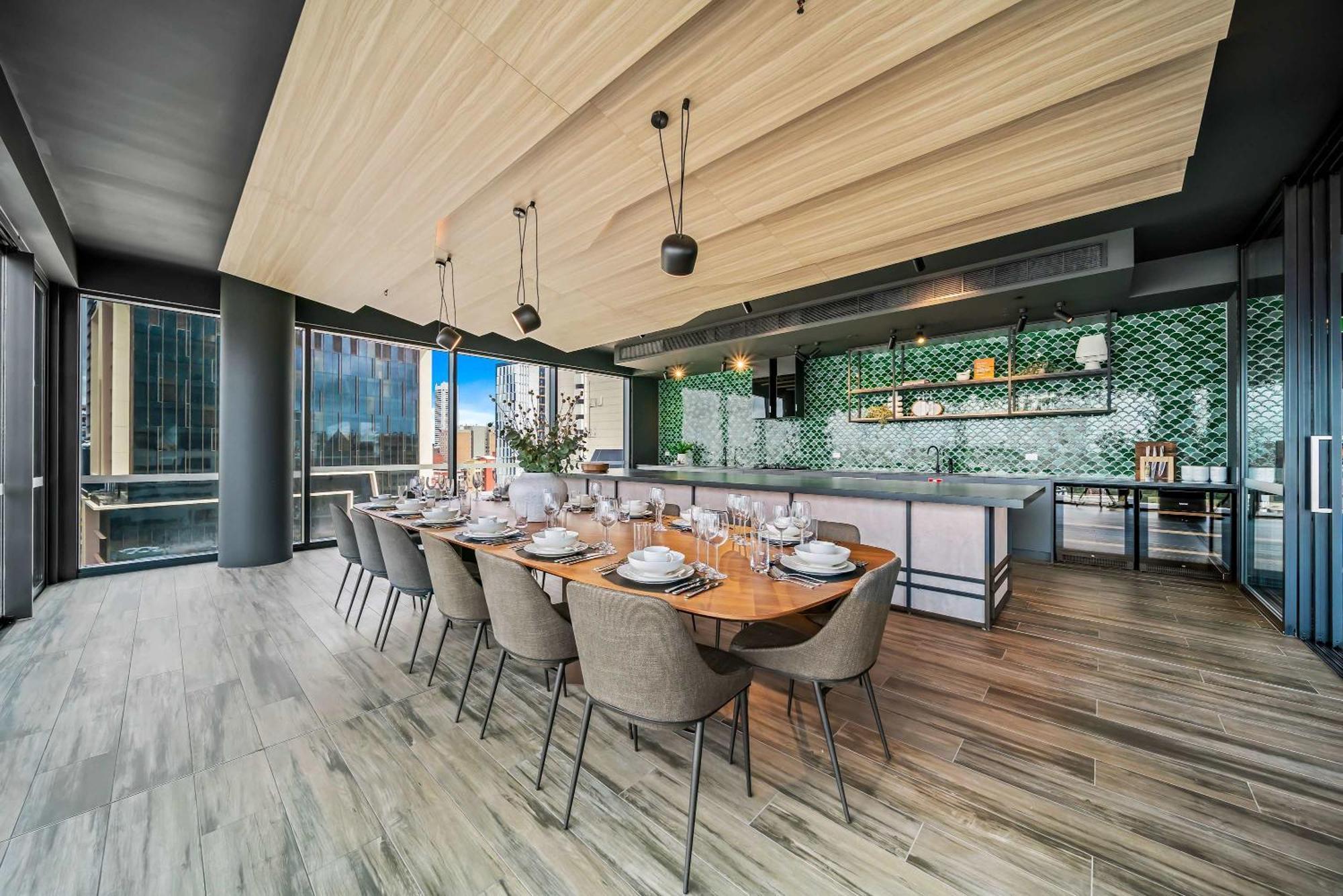 Bright & Spacious 2br In Prime Cbd Location Apartment Perth