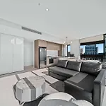 Bright & Spacious 2Br In Prime Cbd Location
