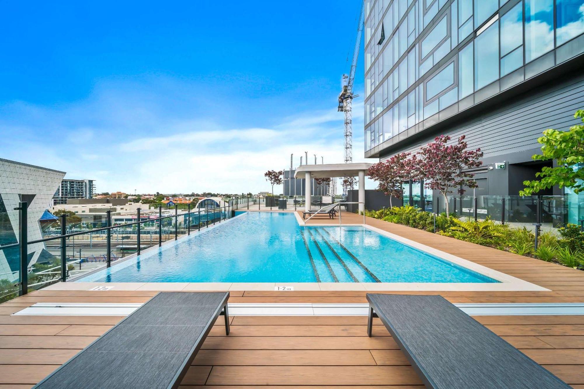 Apartment Bright & Spacious 2br In Prime Cbd Location *