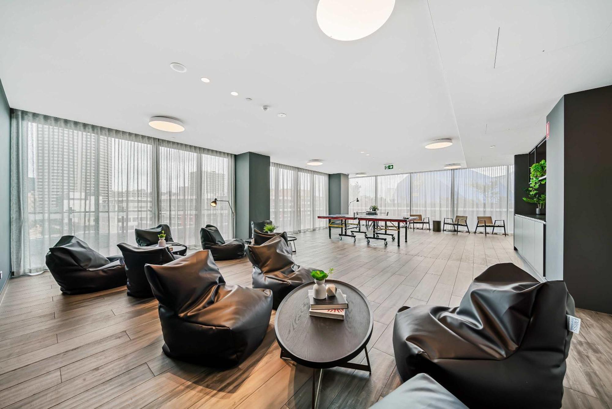 Apartment Bright & Spacious 2br In Prime Cbd Location Perth